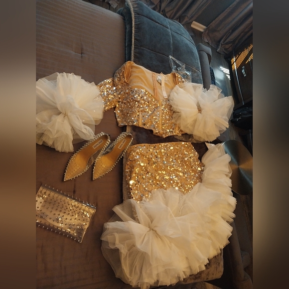 Asymetrical Sequin Embellished Skirt Set - Picture 4 of 5